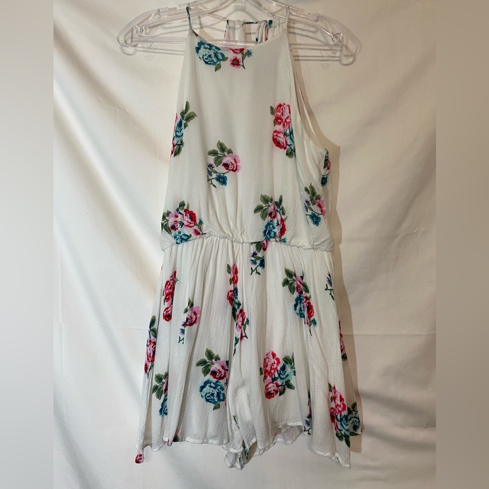 Miguel’s By Material Girls White Floral Romper Size Small I Think
